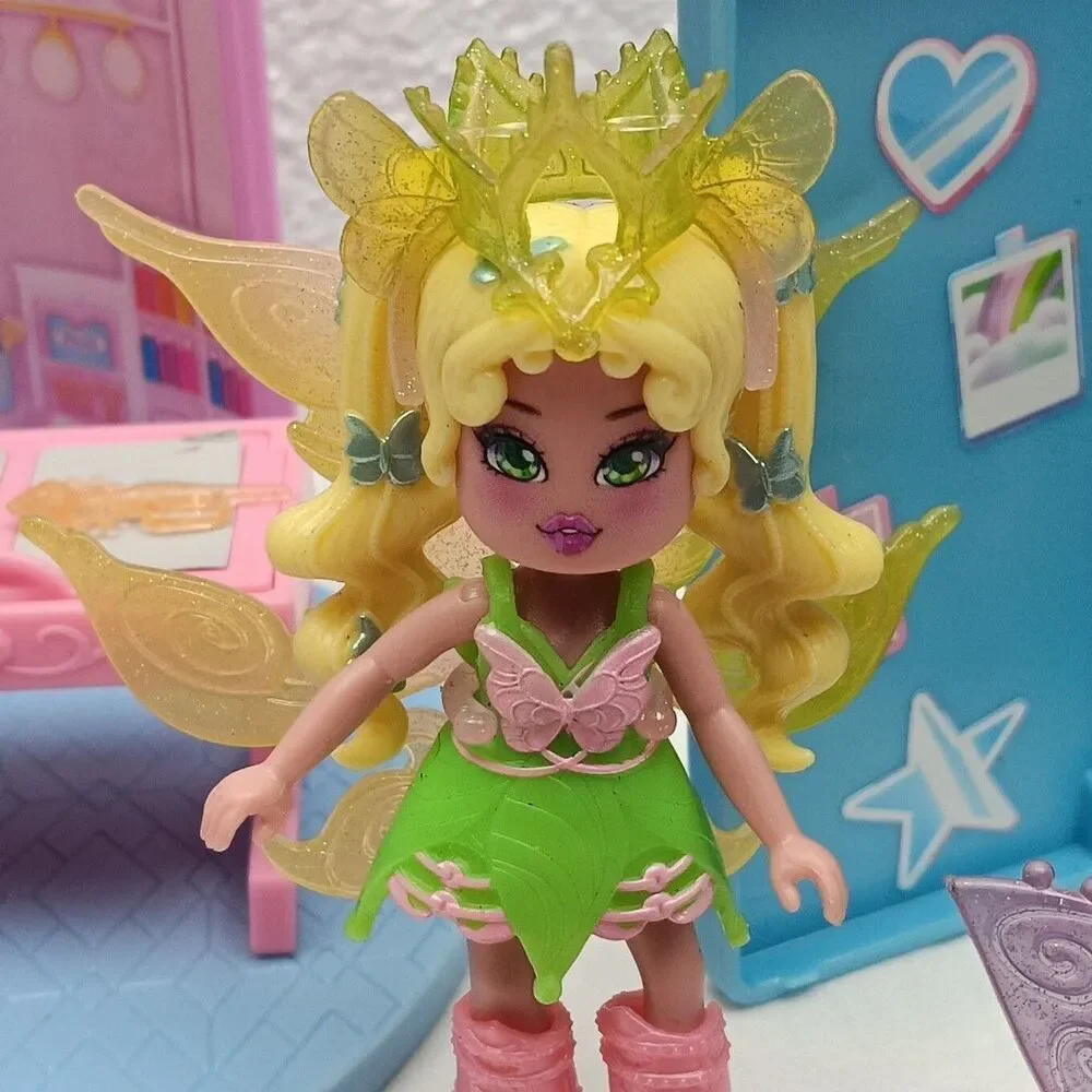 Royale High Mixed Lot Art Class Playset Nature Fairy Locker Wigs Clothes Boots